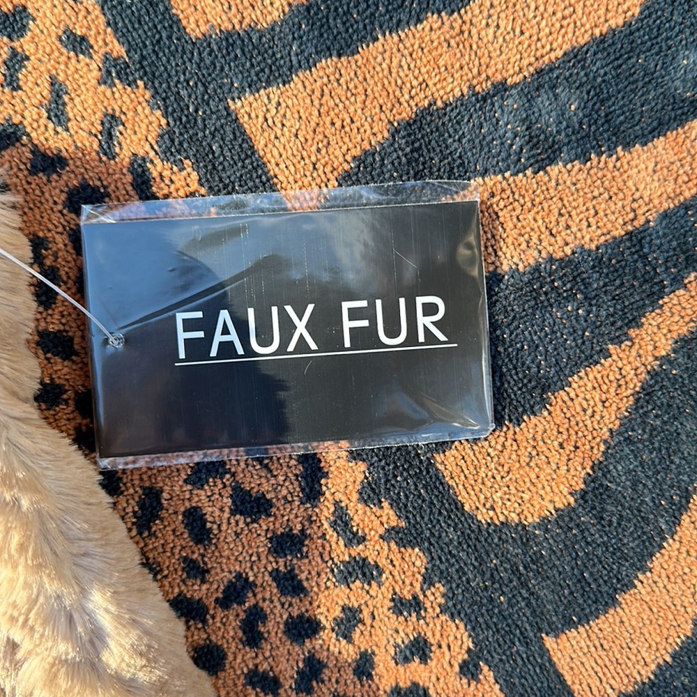 Faux fur vest - Picture 2 of 4